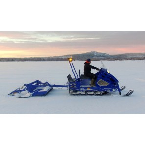 XC-ski groomer F-250 equipped with 1 trackmaker